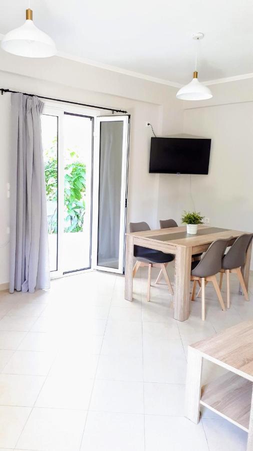 Elias Apartments Нідрі Екстер'єр фото